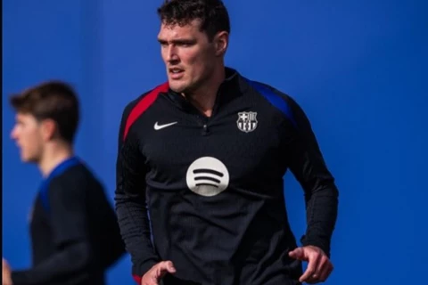 رسميًا.. برشلونة يعلن مدة غياب كريستنسن عن الملاعب